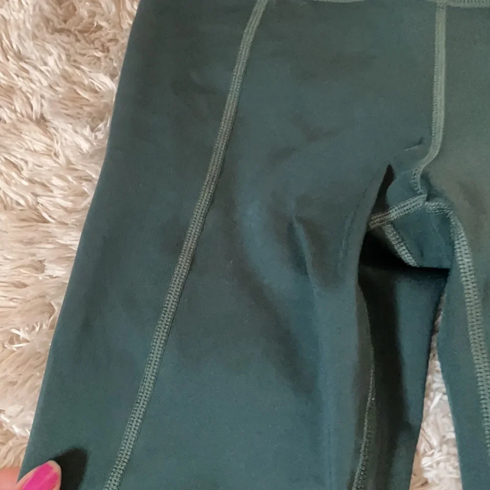 Gap size small petite workout leggings in green